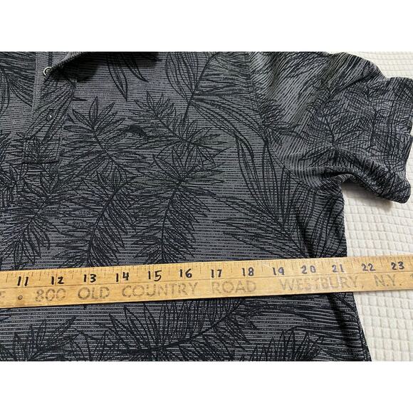 Tommy Bahama Shirt Size M Leaf Print Short Sleeve Button-Up Dark Base - Picture 3 of 8
